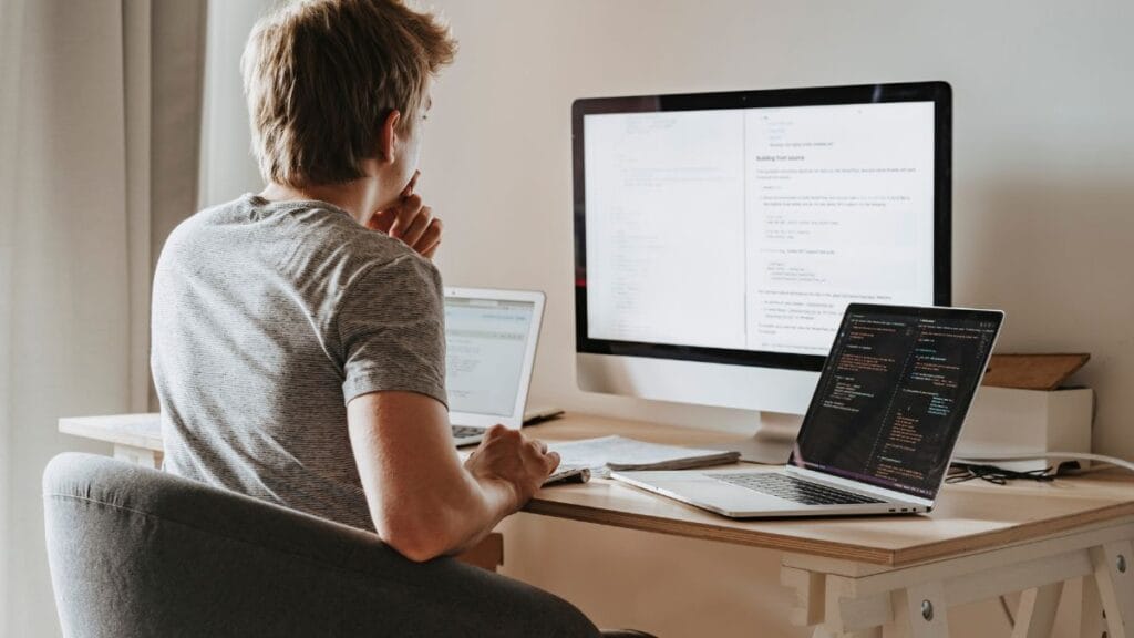 O que é hospedagem VPS: guia completo para servidores virtuais privados 8 Como escolher o melhor provedor de hospedagem VPS